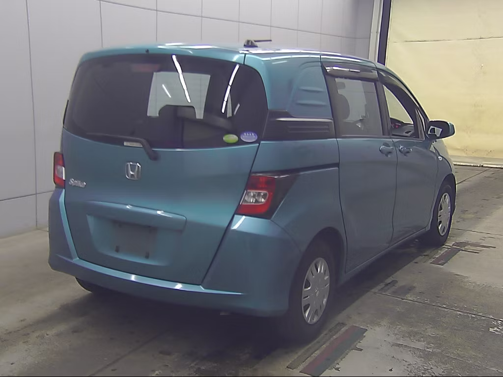 HONDA FREED SPIKE