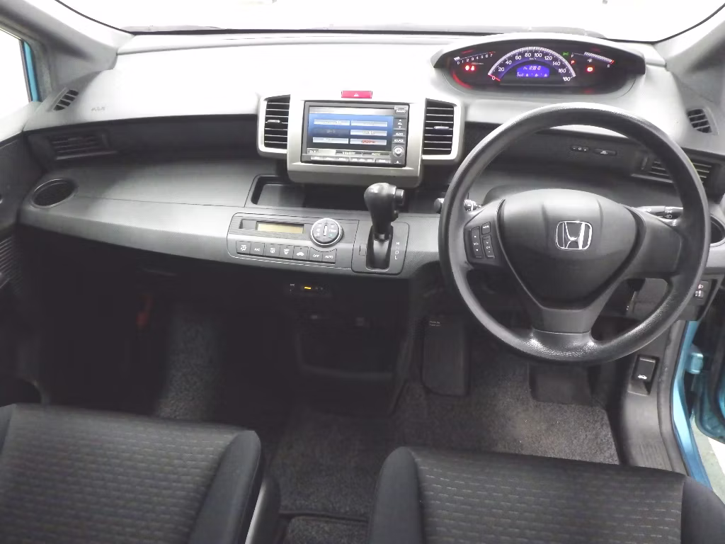 HONDA FREED SPIKE