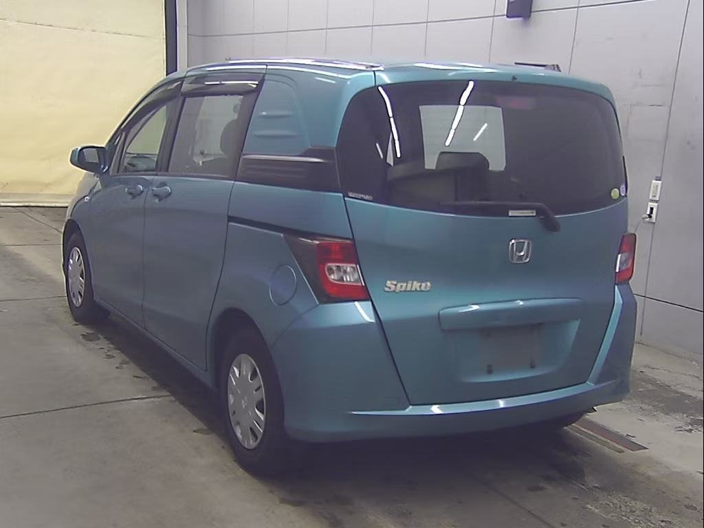HONDA FREED SPIKE