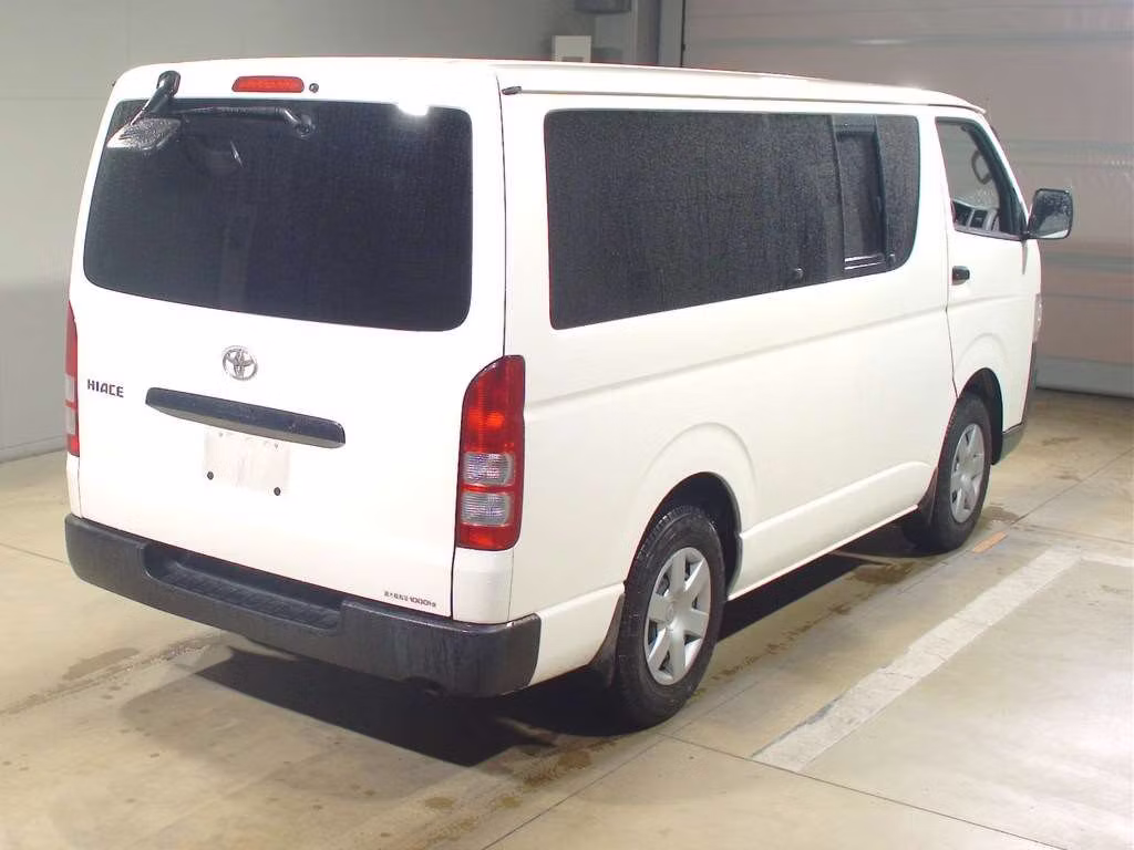TOYOTA REGIUS ACE