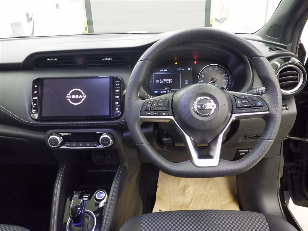 NISSAN KICKS