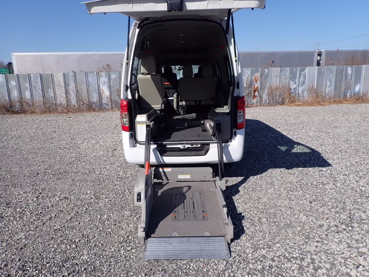 NISSAN NV350 CARAVAN