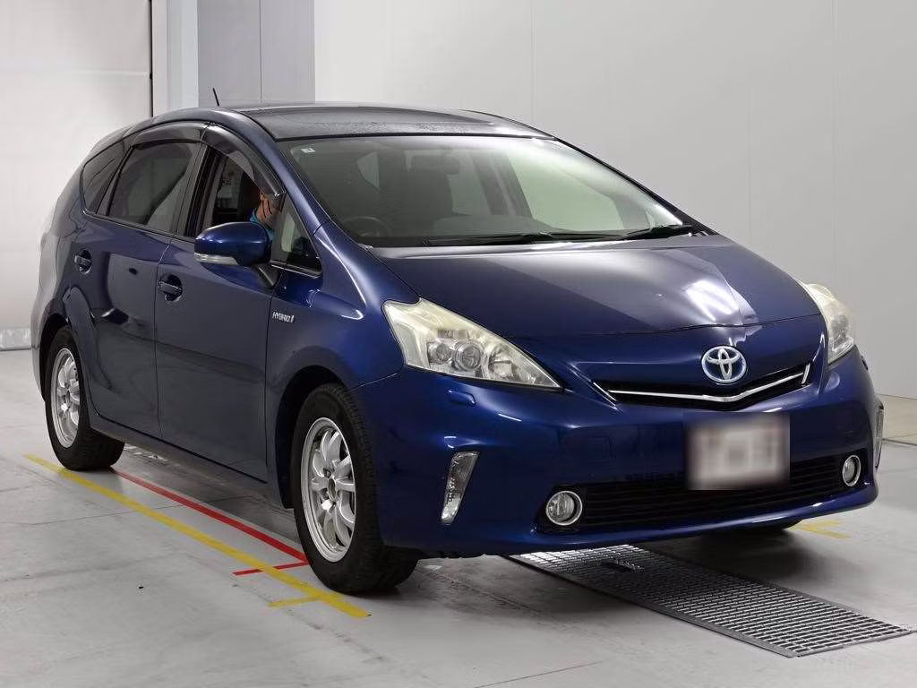 TOYOTA PRIUS ALPHA