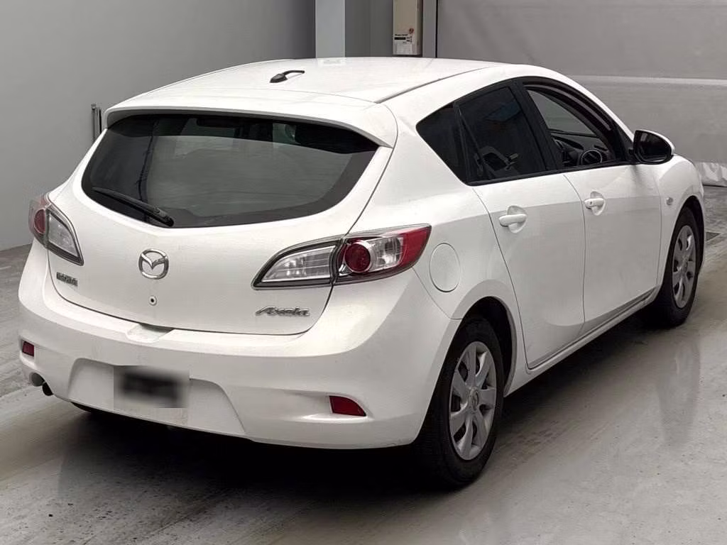 MAZDA AXELA