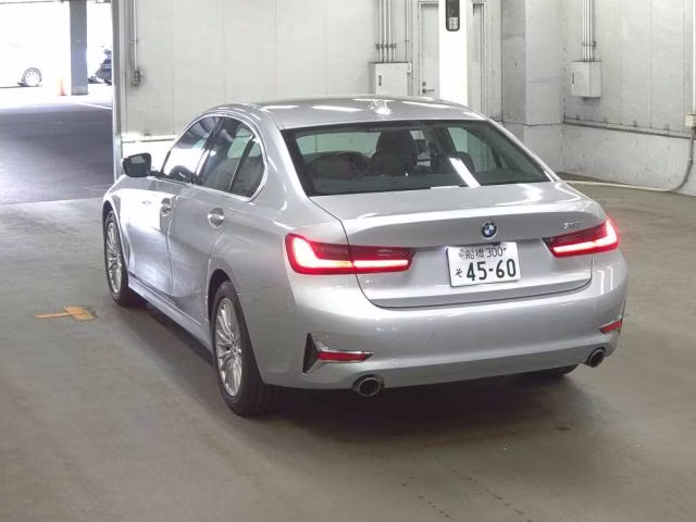 BMW 3-SERIES