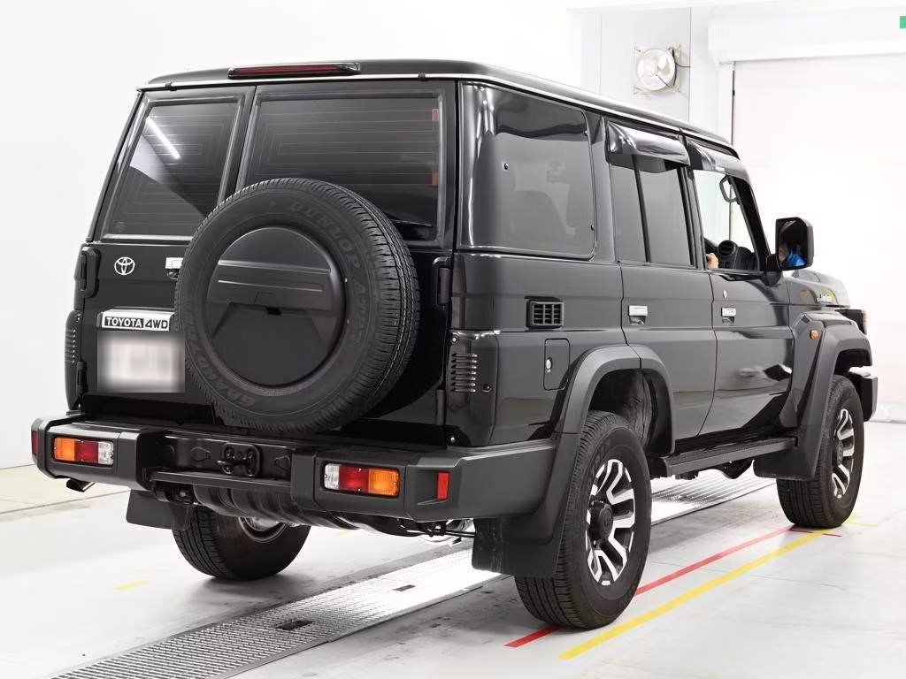 TOYOTA LAND CRUISER