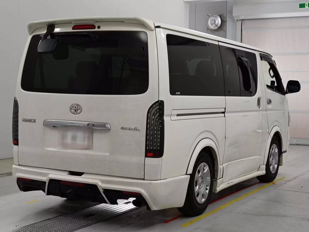 TOYOTA REGIUS ACE