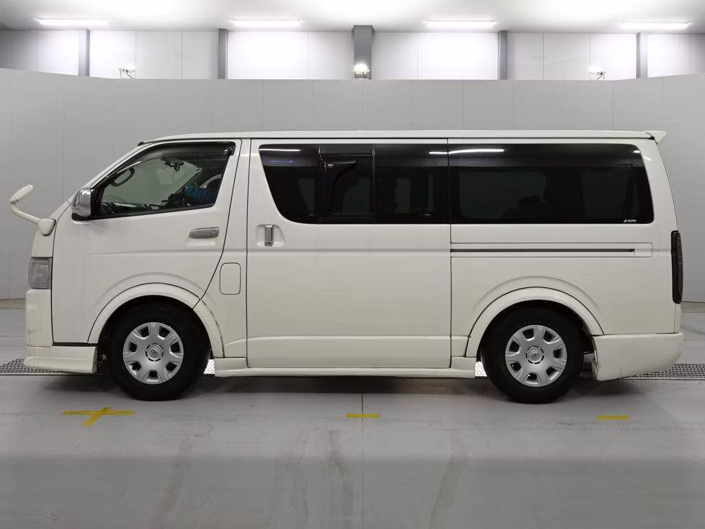 TOYOTA REGIUS ACE
