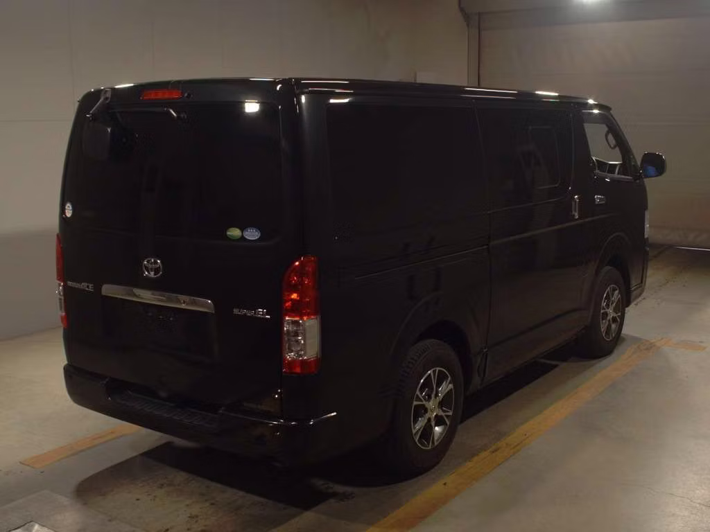 TOYOTA REGIUS ACE