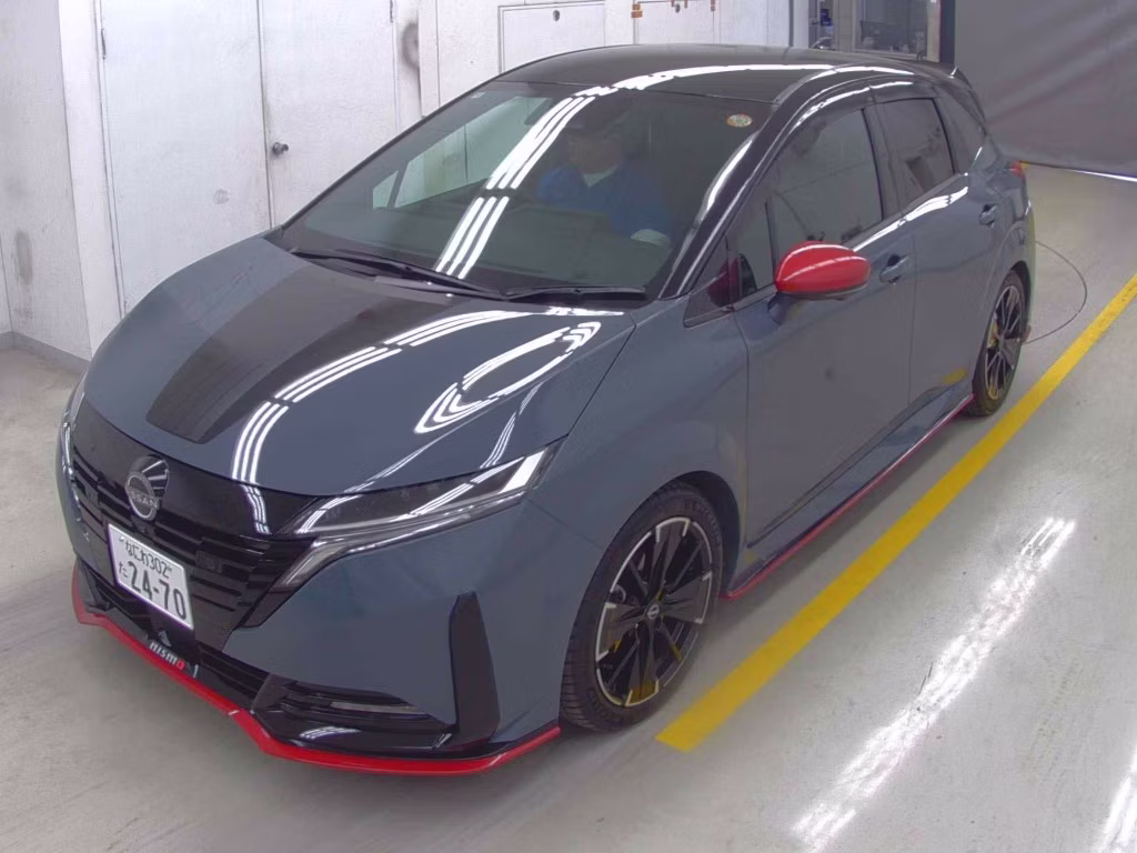NISSAN AURA