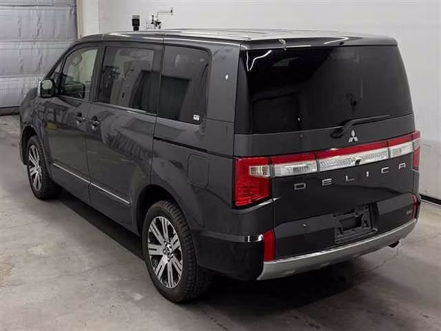 MITSUBISHI DELICA D:5