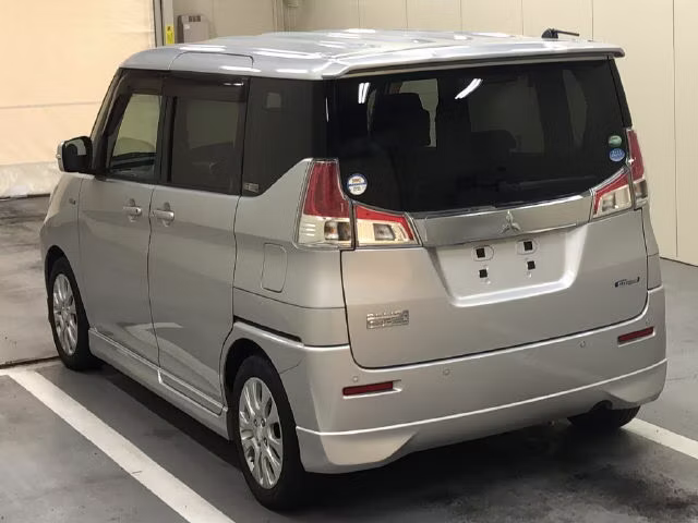 MITSUBISHI DELICA D:2