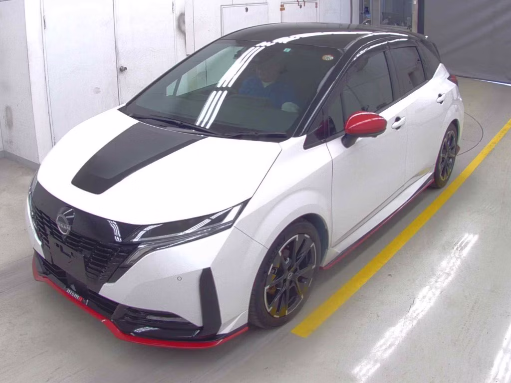 NISSAN AURA