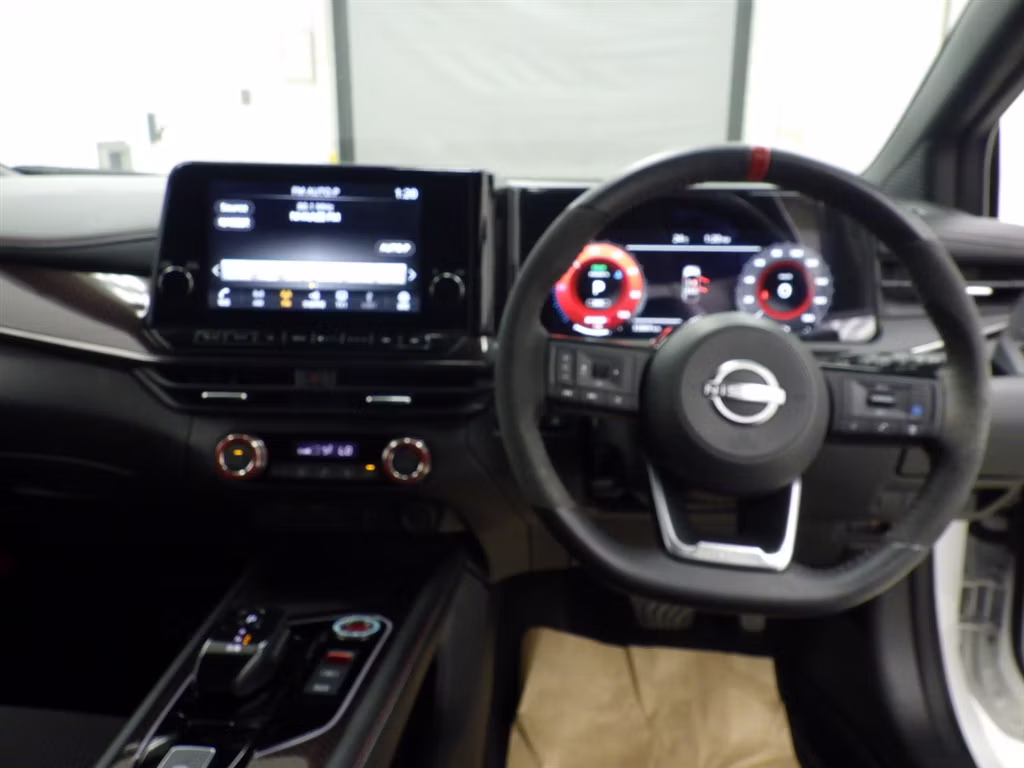 NISSAN AURA