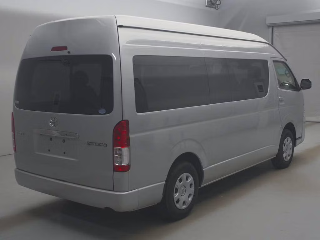 TOYOTA HIACE