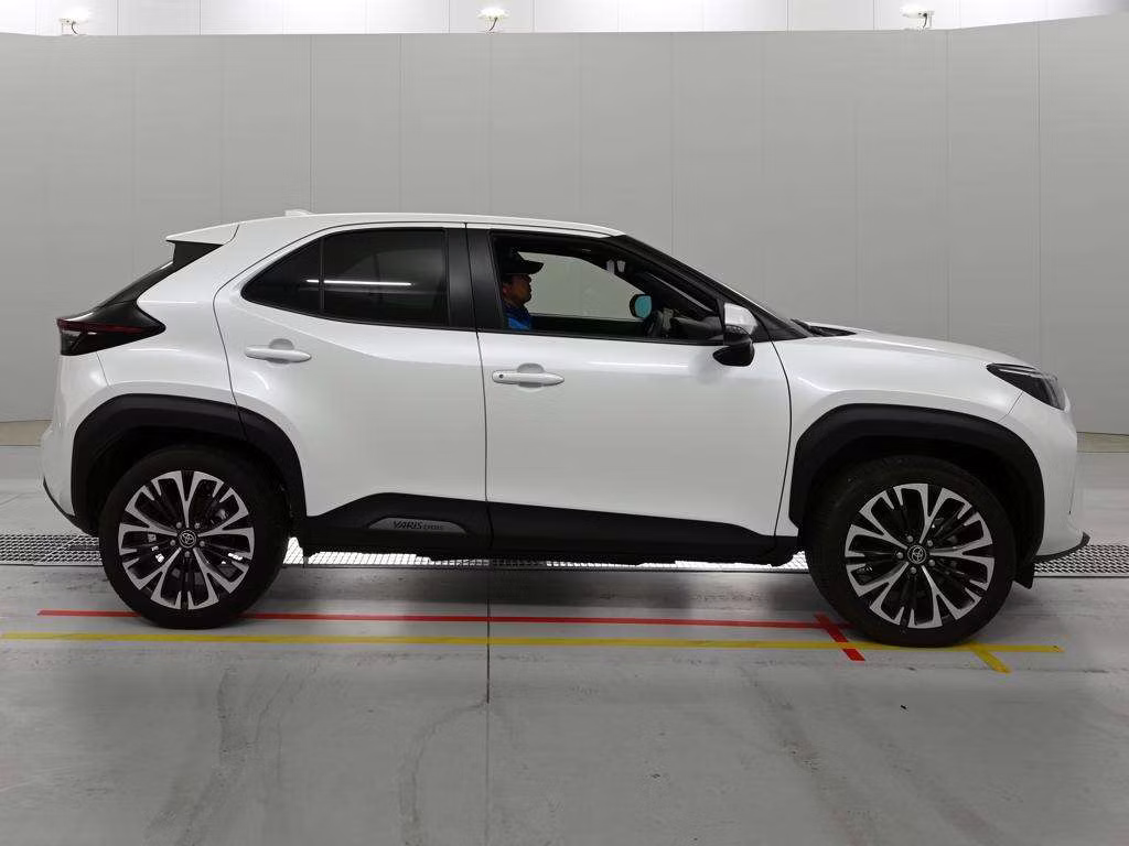 TOYOTA YARIS CROSS