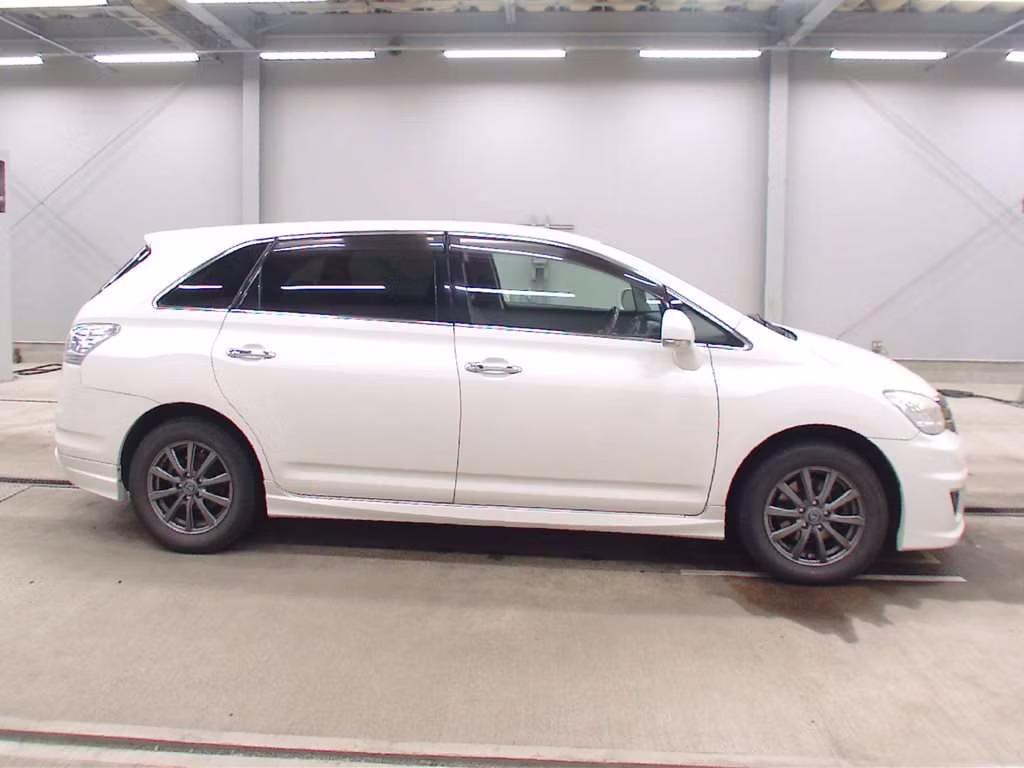 TOYOTA MARK X ZIO