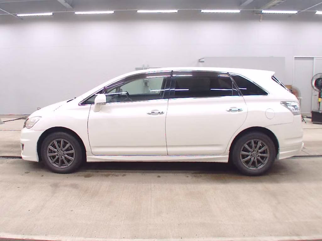 TOYOTA MARK X ZIO