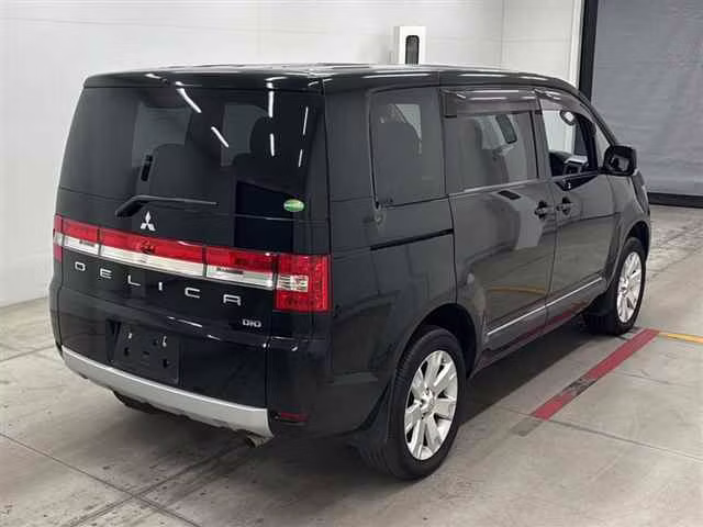MITSUBISHI DELICA D:5
