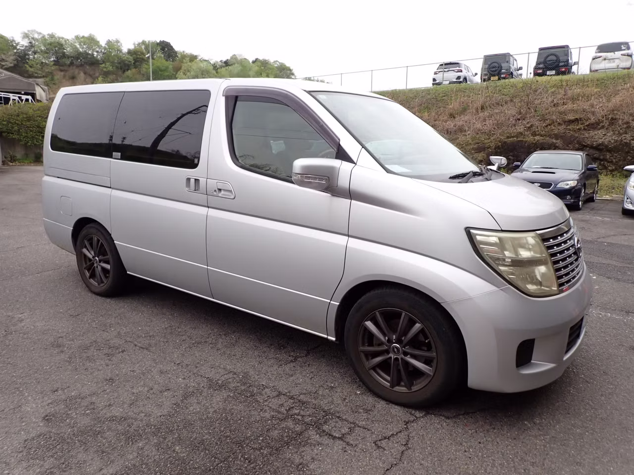 NISSAN ELGRAND