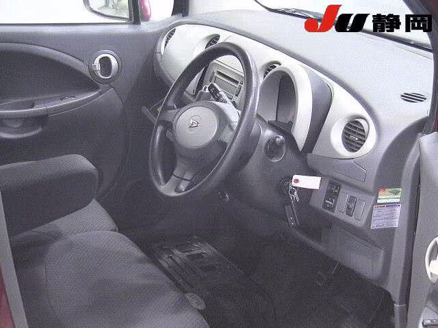 DAIHATSU MOVE LATTE