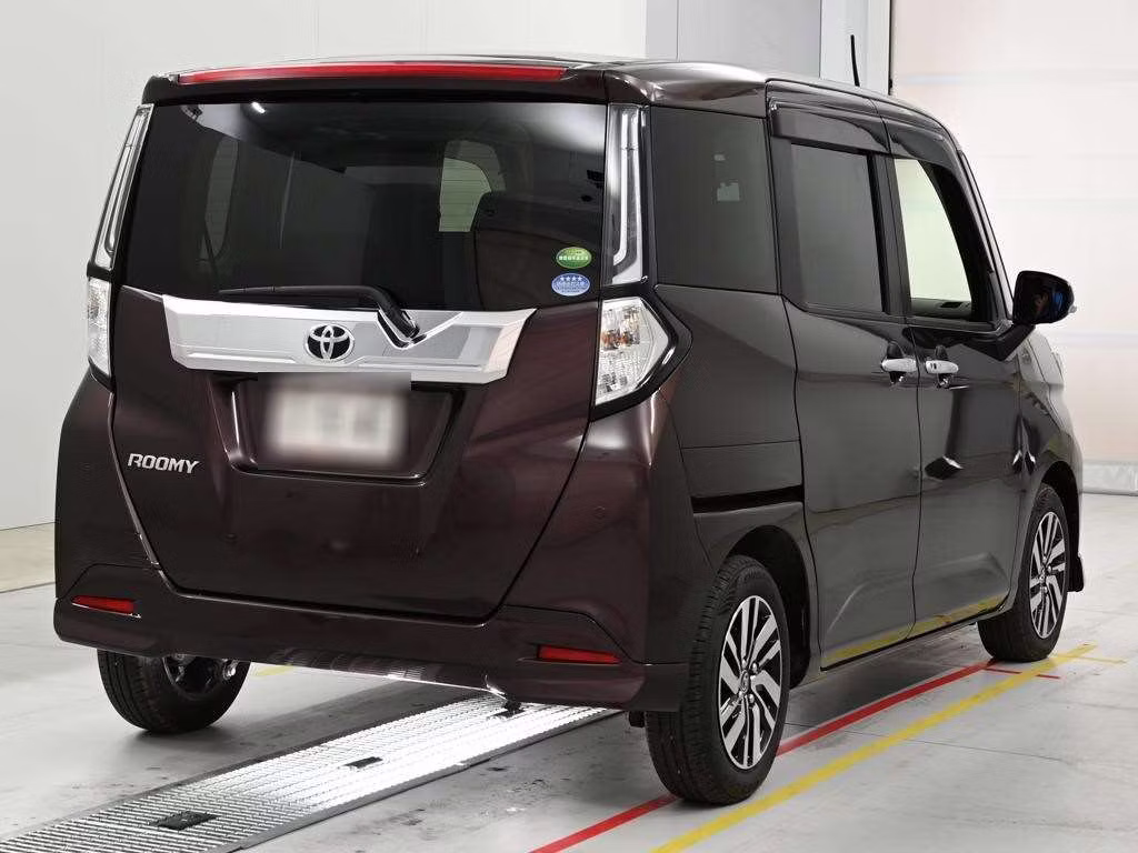 TOYOTA ROOMY