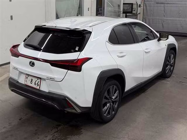LEXUS UX200