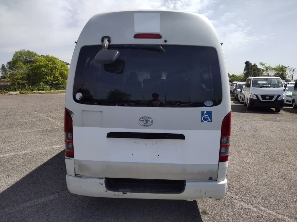 TOYOTA REGIUS ACE