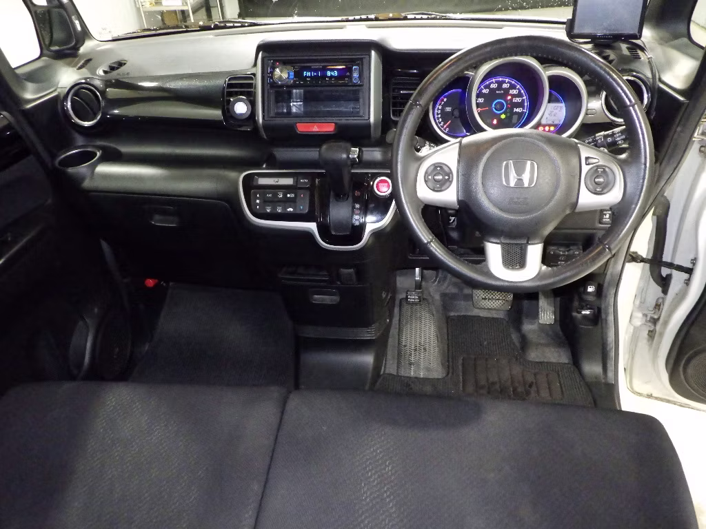 HONDA N-BOX