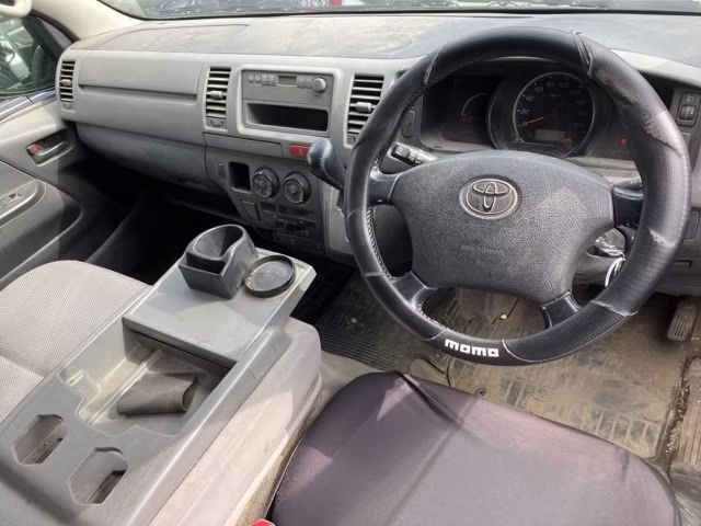 TOYOTA REGIUS ACE