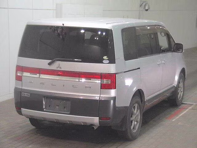 MITSUBISHI DELICA D:5