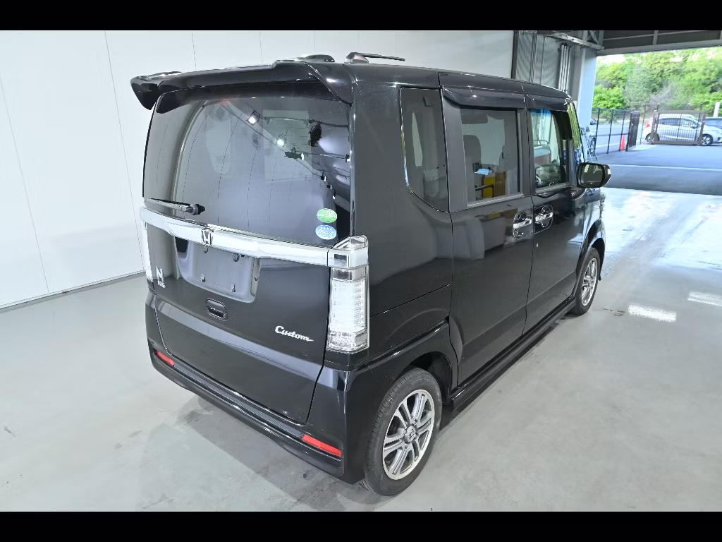 HONDA N-BOX