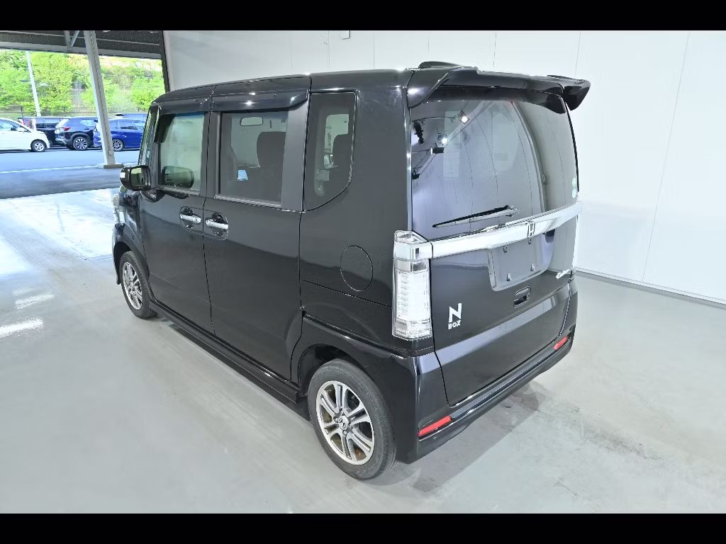 HONDA N-BOX