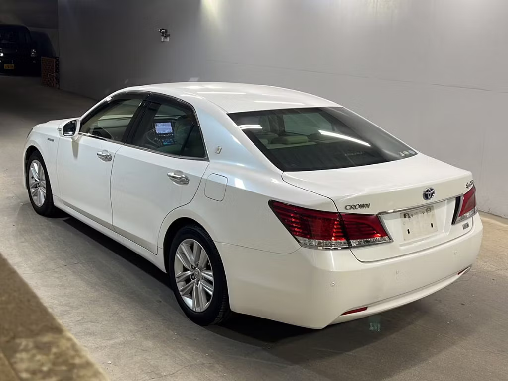 TOYOTA CROWN