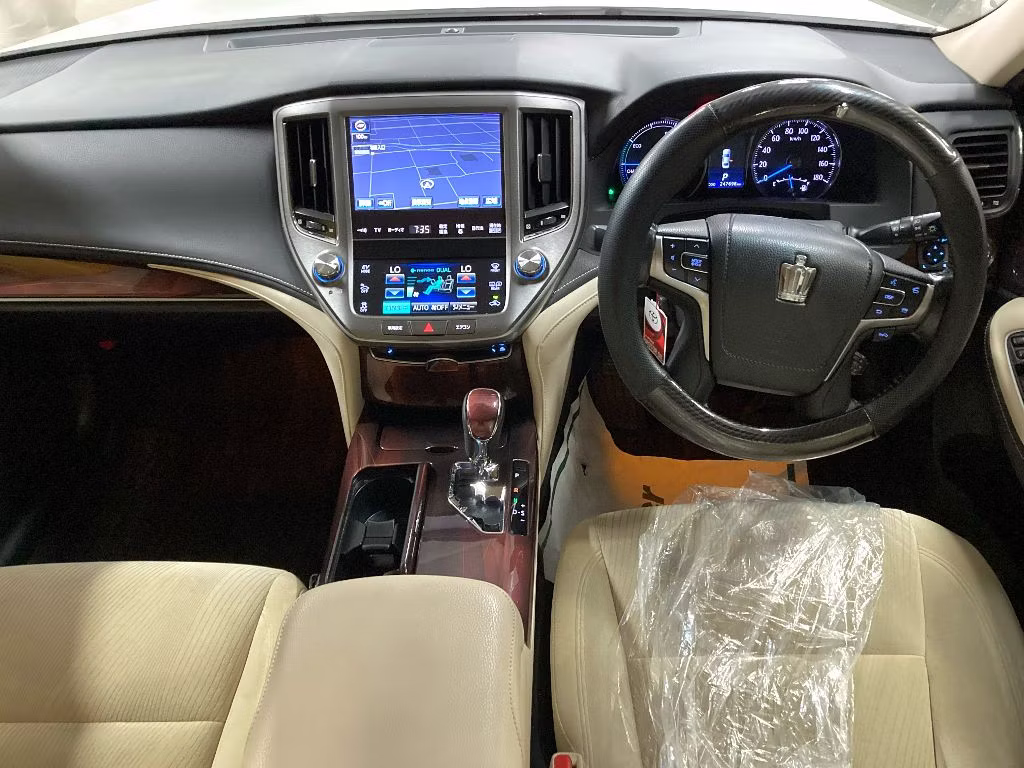 TOYOTA CROWN