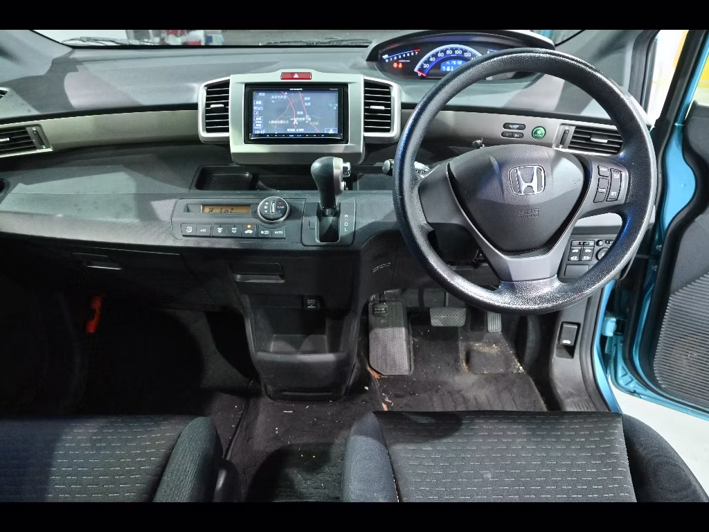 HONDA FREED SPIKE