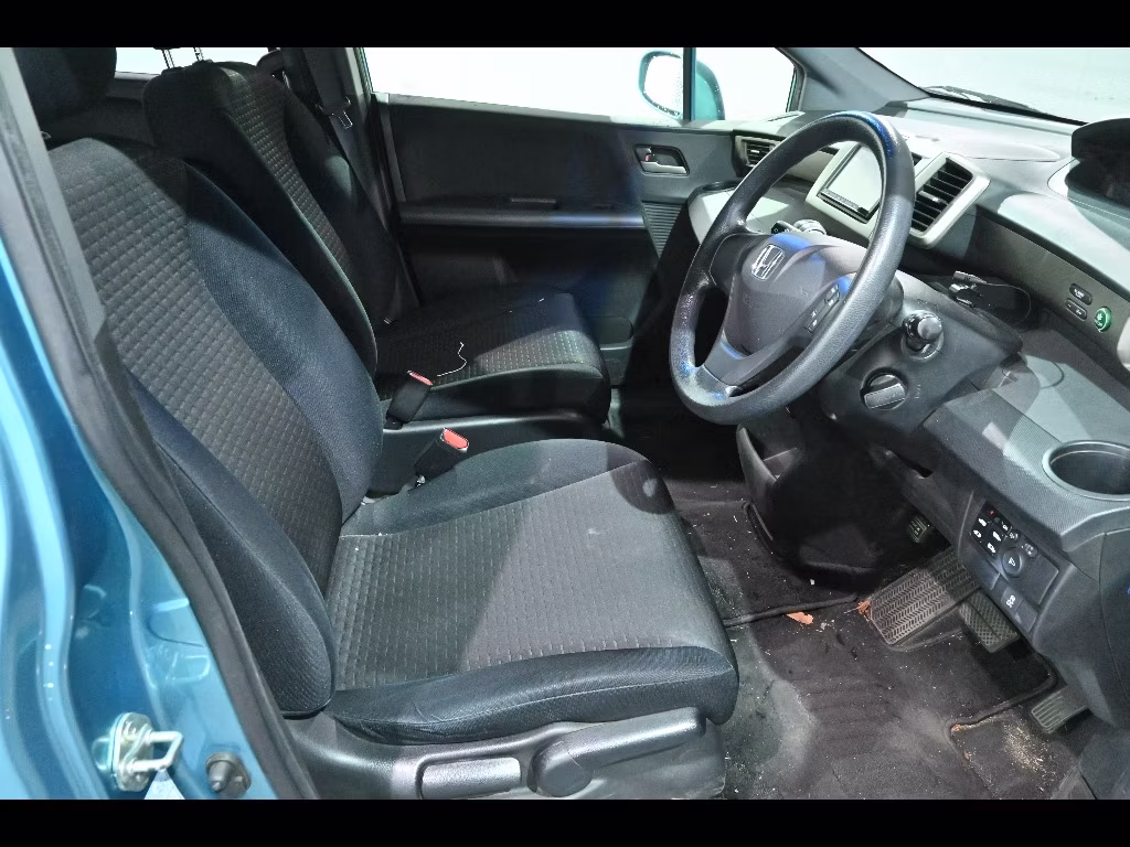 HONDA FREED SPIKE