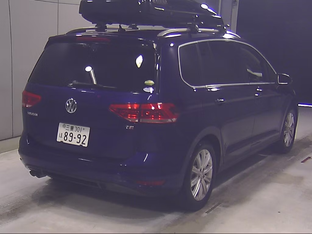 VOLKSWAGEN TOURAN