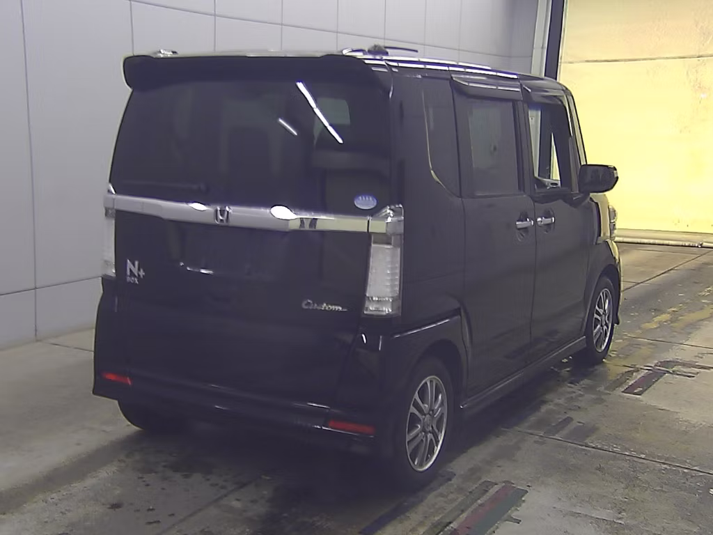 HONDA N-BOX+