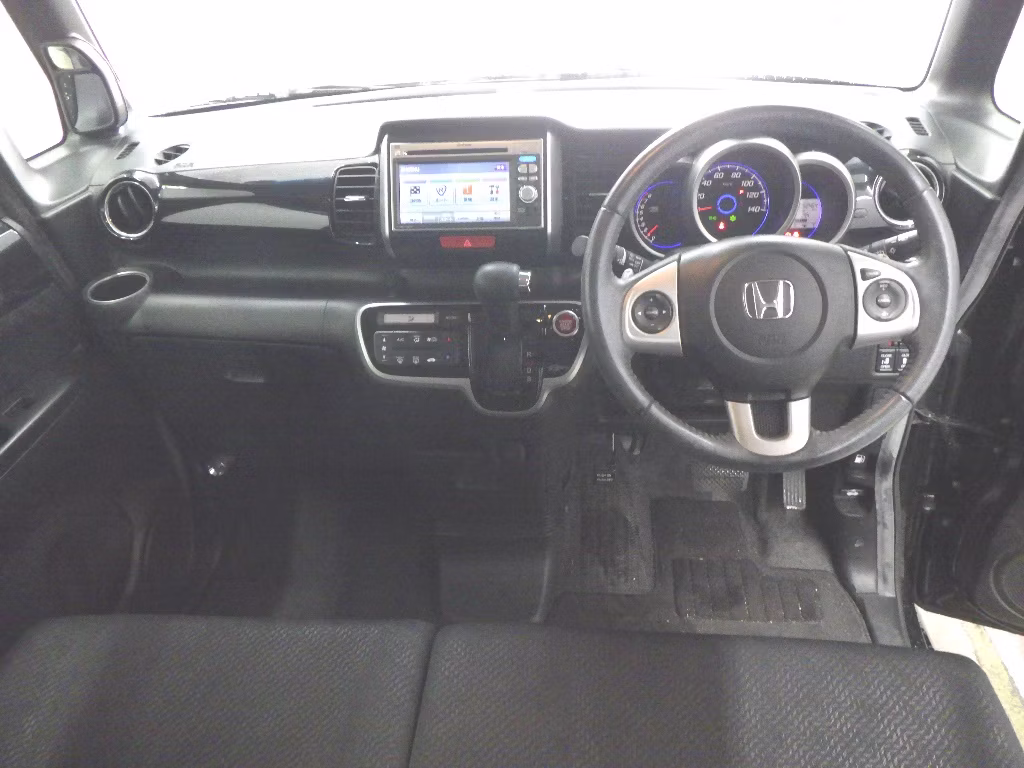 HONDA N-BOX+