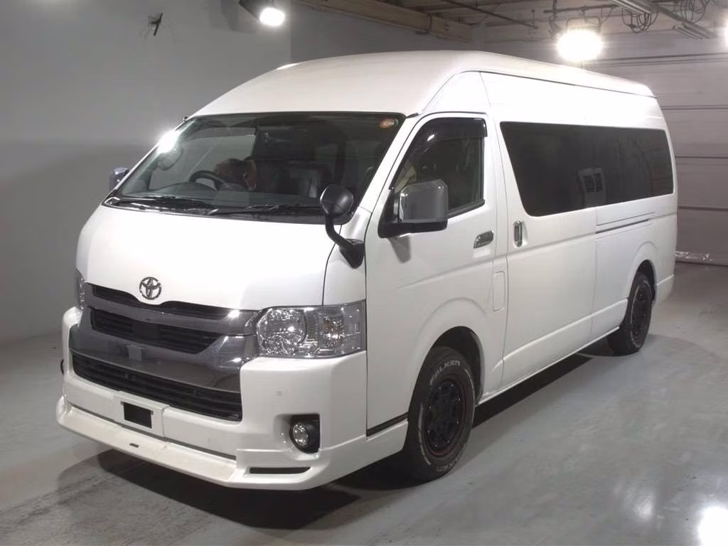 TOYOTA HIACE