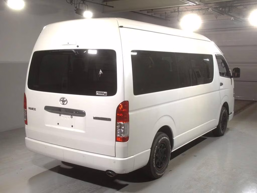 TOYOTA HIACE