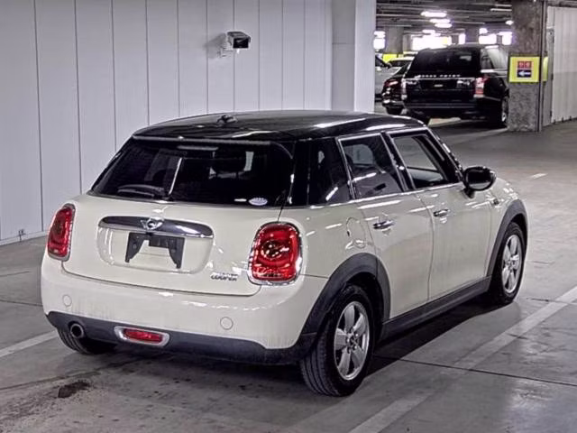 MINI HATCH