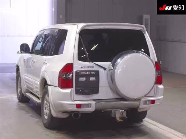 MITSUBISHI PAJERO