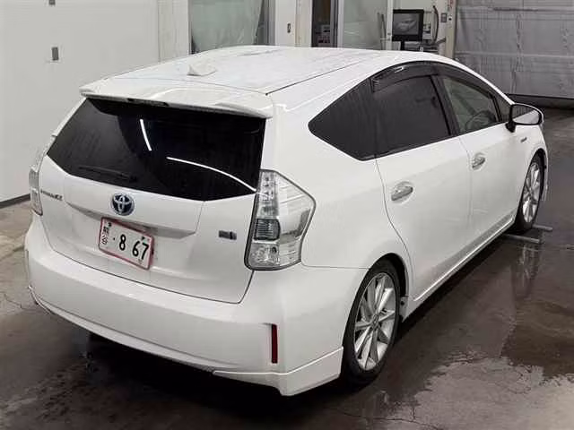 TOYOTA PRIUS ALPHA