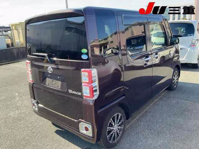DAIHATSU WAKE