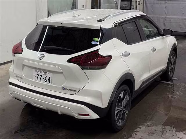 NISSAN KICKS