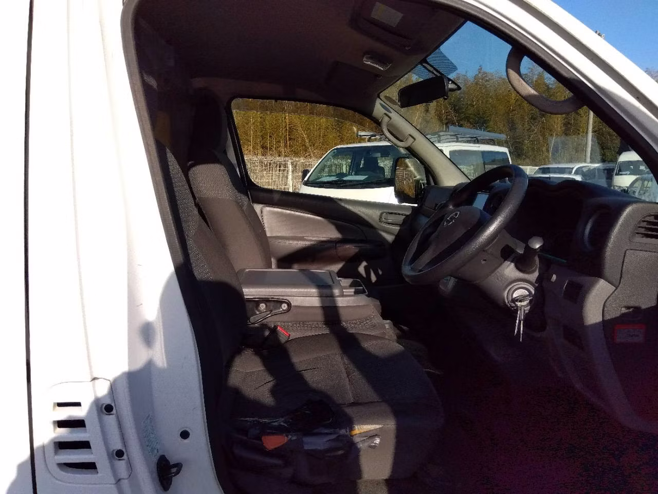 NISSAN NV350 CARAVAN