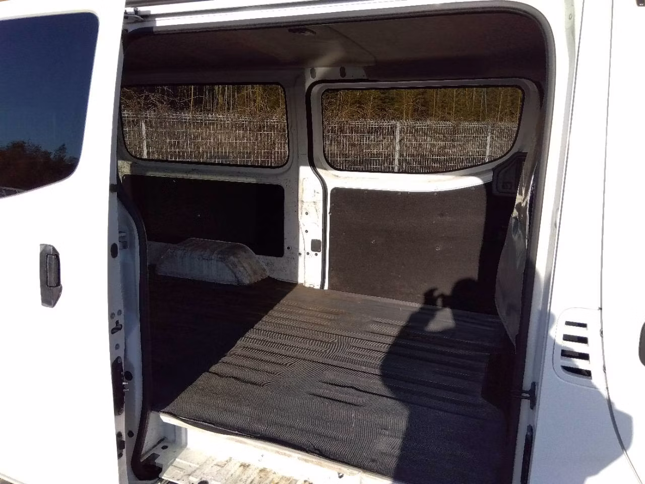 NISSAN NV350 CARAVAN