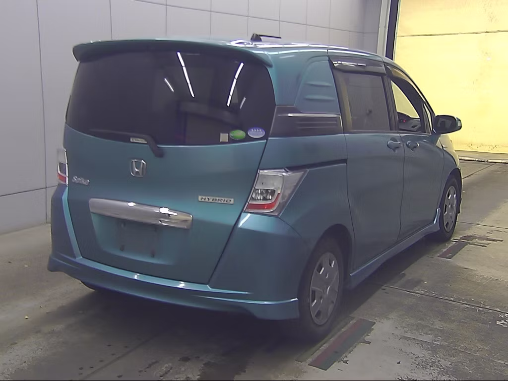 HONDA FREED SPIKE